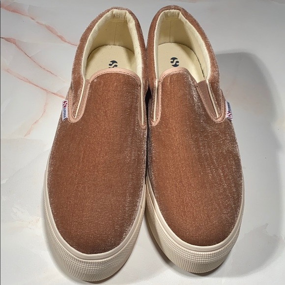 Shoes - Picture 2 of 7